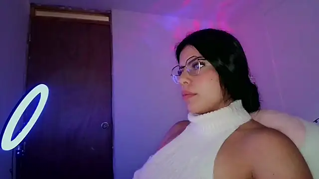 Snapshot of Adararouse1 chatting on 02.16.26 Adararouse1 online show from 02.16.26