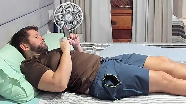 Snapshot of RipMyUnderwear chatting on 02.27.26 RipMyUnderwear online show from 02.27.26