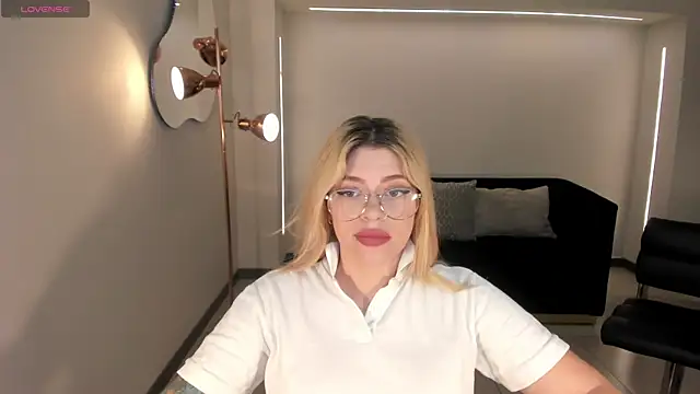 MadisonKane online show from 11.30.25