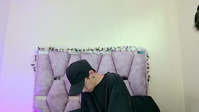 iris and damian online show from 03.03.26