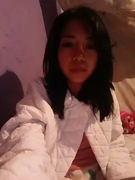 Snapshot of Honey_bun06 chatting on 12.16.25 Honey bun06 online show from 12.16.25