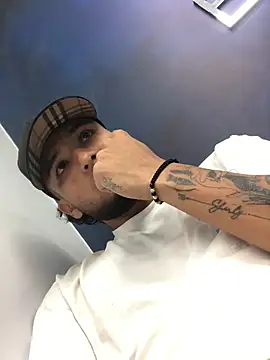 modeloxtz online show from 02.18.26