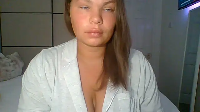 Snapshot of GEMMARMALADE chatting on 06.20.26 GEMMARMALADE online show from 06.20.26