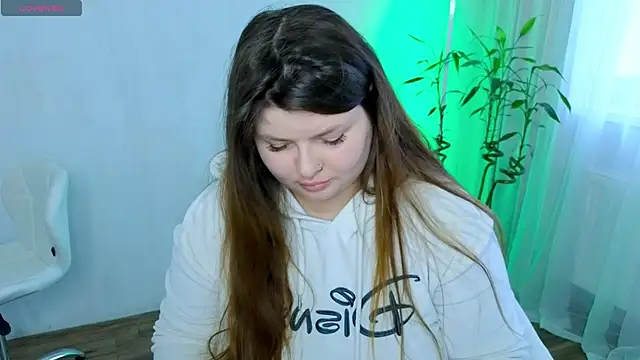Snapshot of EvKamenskih chatting on 04.16.26 EvKamenskih online show from 04.16.26