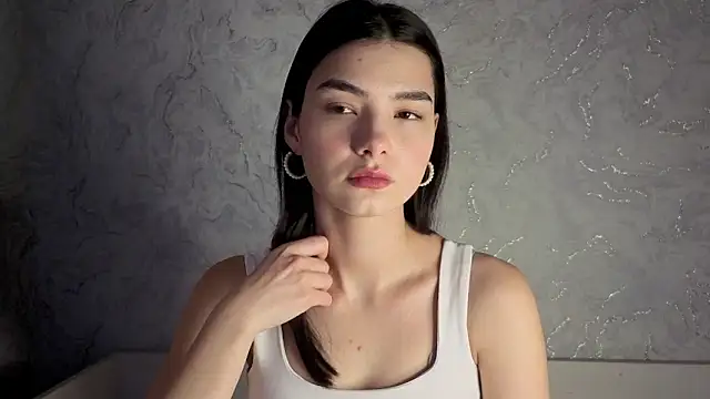 Laura Sunday online show from 02.08.26