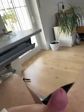 hannes256102 online show from 04.05.26