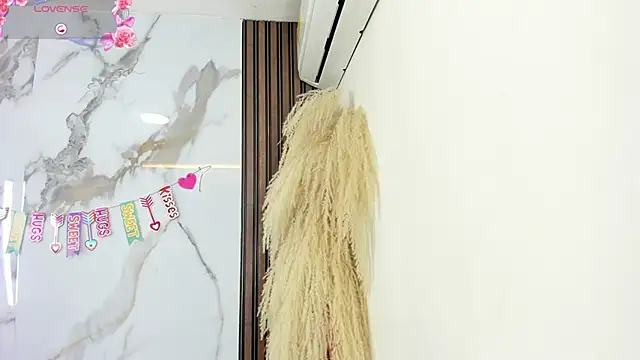 hilarythomsom online show from 02.13.26