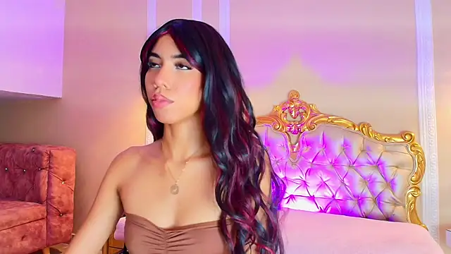 BellaHarpeer online show from 01.08.26