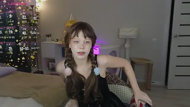 Lace Thrill online show from 01.17.26