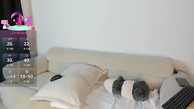 DakothaHyland  online show from 02.06.26