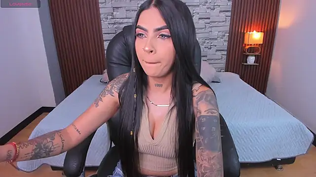  hanna miller   online show from 05.05.26