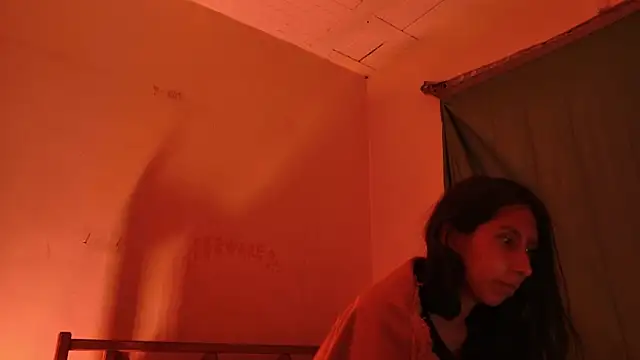 Snapshot of MoonLipsON- chatting on 05.02.26 MoonLipsON- online show from 05.02.26