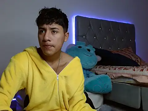 Sebas Ross04 online show from 12.14.25