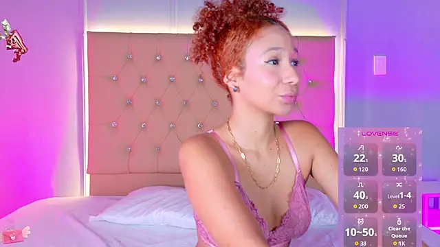 Snapshot of EmmaLawrence_ chatting on 03.30.26 EmmaLawrence online show from 03.30.26