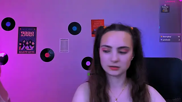 Snapshot of jenna_elayne chatting on 05.10.26 jenna elayne online show from 05.10.26