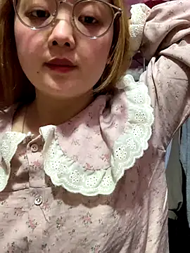 Snapshot of Samsam-006 chatting on 12.18.25 Samsam-006 online show from 12.18.25