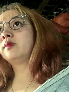 Snapshot of Samsam-006 chatting on 12.19.25 Samsam-006 online show from 12.19.25