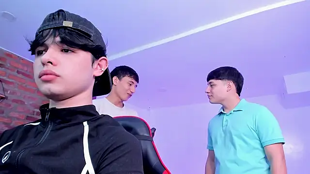 HotThreesoome online show from 04.08.26