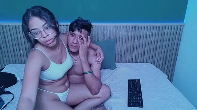 Violet and Dylan online show from 12.05.25