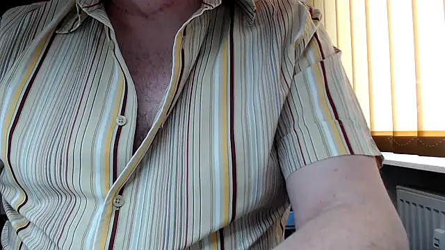 Snapshot of xm0rtix chatting on 04.08.26 xm0rtix online show from 04.08.26