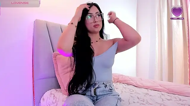 Snapshot of Ambaar5 chatting on 02.13.26 Ambaar5 online show from 02.13.26