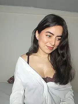 Snapshot of saasha_Petit chatting on 02.26.26 saasha Petit online show from 02.26.26