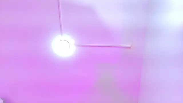 Snapshot of AprillRoss chatting on 01.13.26 AprillRoss online show from 01.13.26