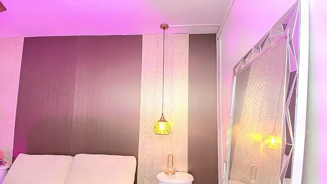 Snapshot of AprillRoss chatting on 01.15.26 AprillRoss online show from 01.15.26