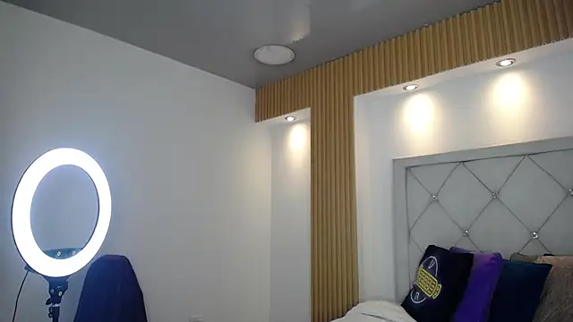 Kat Cute online show from 04.18.26