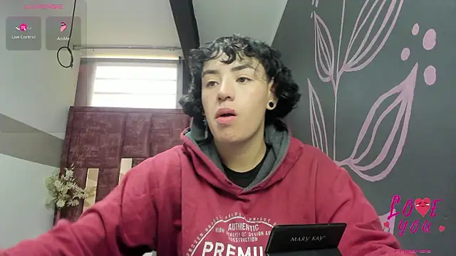 Kiara Fox   online show from 02.25.26