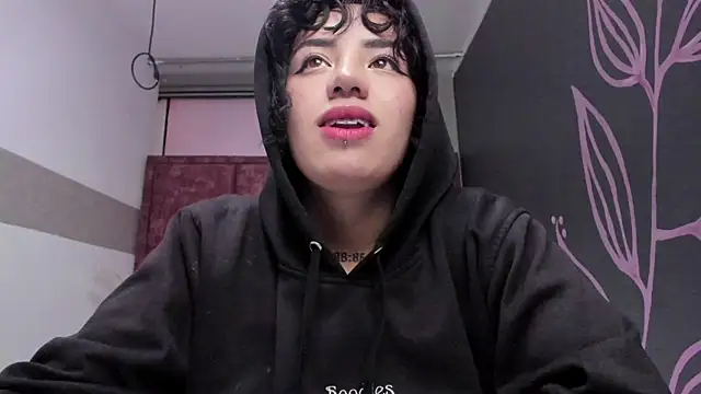 Kiara Fox   online show from 04.02.26