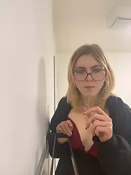 Milly-Kiss online show from 01.08.26