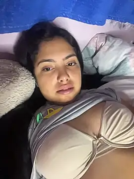 Snapshot of _Laurentt_ chatting on 02.25.26 Laurentt online show from 02.25.26