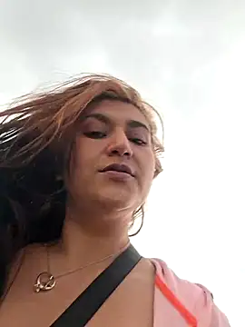 Magenta Moon online show from 01.10.26