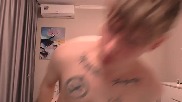 Snapshot of Fredd_Xanders chatting on 12.19.25 Fredd Xanders online show from 12.19.25