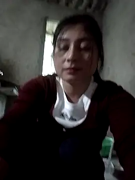 Snapshot of Paerl-sweet chatting on 12.19.25 Paerl-sweet online show from 12.19.25