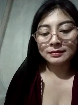 Snapshot of Paerl-sweet chatting on 12.22.25 Paerl-sweet online show from 12.22.25