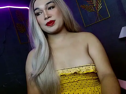 Snapshot of shadow-goddess chatting on 12.20.25 shadow-goddess online show from 12.20.25