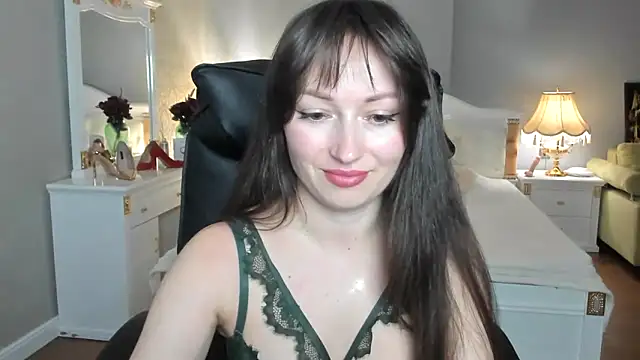 Snapshot of RosiAlina chatting on 05.05.26 RosiAlina online show from 05.05.26