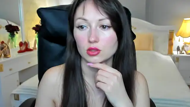 Snapshot of RosiAlina chatting on 05.18.26 RosiAlina online show from 05.18.26