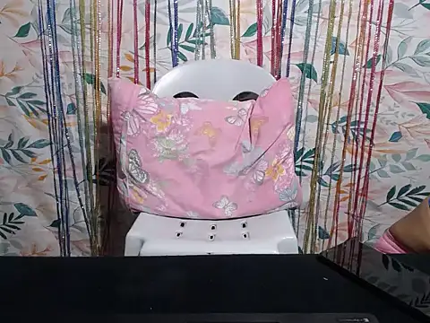 HotCreamyPussy4u online show from 01.10.26