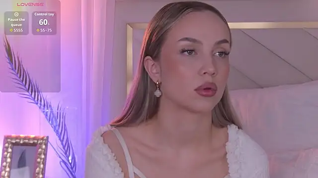 Snapshot of AnnaRow chatting on 01.12.26 AnnaRow online show from 01.12.26