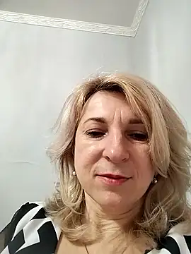 AhlyssaLove1155 online show from 12.13.25