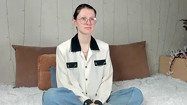 RoxyHerena online show from 12.23.25