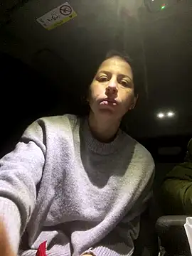 Snapshot of coupledeea chatting on 01.18.26 coupledeea online show from 01.18.26