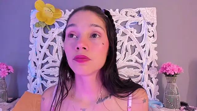 loraineblake online show from 02.26.26