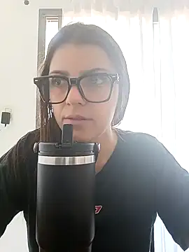 Snapshot of lililovexx chatting on 02.01.26 lililovexx online show from 02.01.26