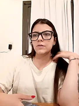 Snapshot of lililovexx chatting on 02.02.26 lililovexx online show from 02.02.26