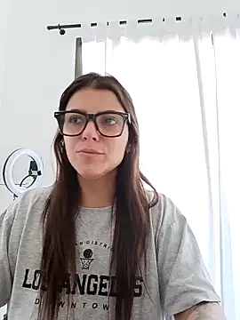 Snapshot of lililovexx chatting on 02.14.26 lililovexx online show from 02.14.26