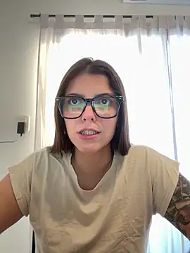 Snapshot of lililovexx chatting on 03.19.26 lililovexx online show from 03.19.26